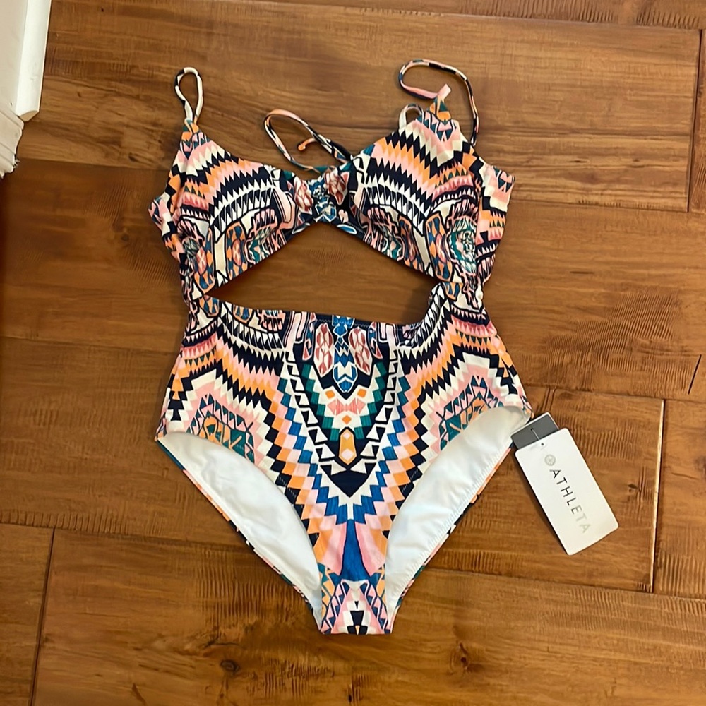 Athleta one piece baithingsuit